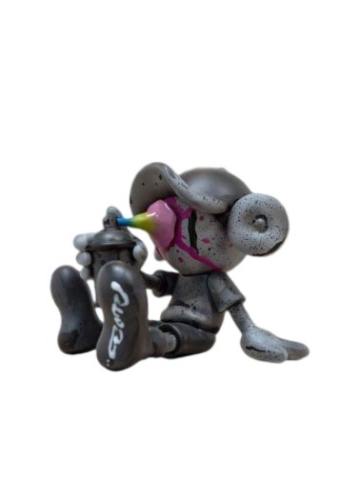 何B仔射自己一脸喷漆