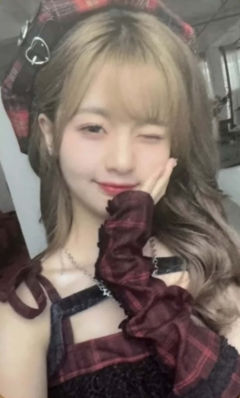 黄怡慈 八周年纪念小卡 ver.B