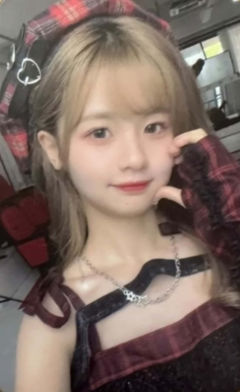 黄怡慈 八周年纪念小卡 ver.C