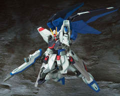 Extended Mobile Suit in Action!! ZGMF-X10A 自由高达-资料图