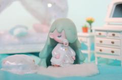 睡袍甜小忧-资料图