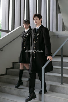 彼得狼&杰茜兔大衣-资料图
