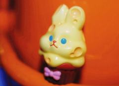 芝士蛋糕兔-黄色-资料图