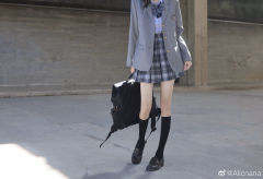 三粒扣西服-资料图