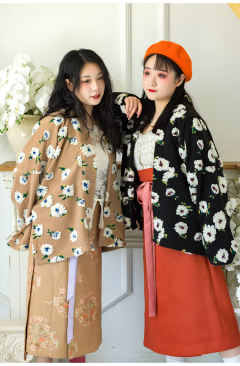 羊羔绒立体花花飞机袖-资料图