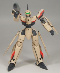 YF-19 勇 戴逊-资料图