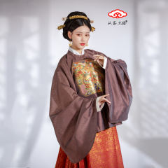 婚服折枝花纹·补服圆领袍-资料图