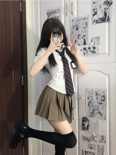 收腰衬衫-资料图