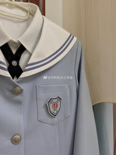 垣鞠女子·西服-资料图