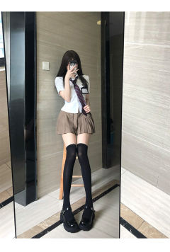 收腰衬衫-资料图