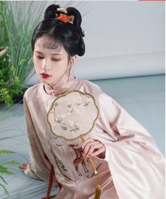 天丝暗纹提花立领短衫-资料图