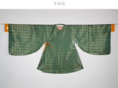 富婆的春天缠枝莲纹满金圆领女袄-资料图