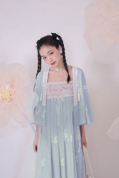 鹅岭捣药-资料图