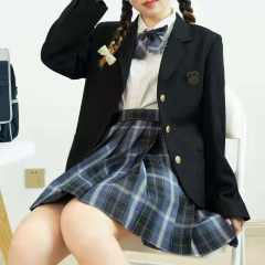 藤泽高·西服-资料图