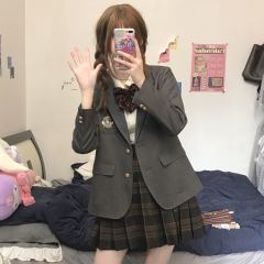 三口袋西服-资料图