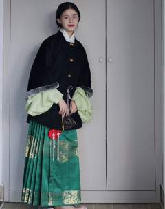 镜黑/沙驼水波纹羊毛-资料图