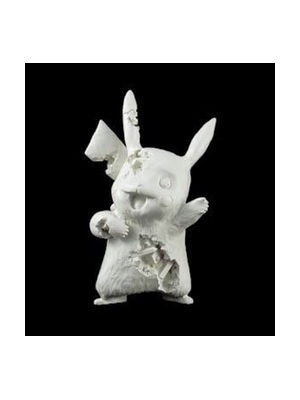 CRYSTALIZED PIKACHU FUTURE RELIC WHITE
