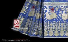 八宝奔兔织金襕马面裙-资料图