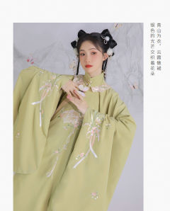 倚梦听雪-资料图