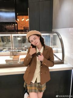 布朗茶茶·西服-资料图