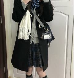圆领牛角扣-资料图
