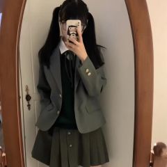 东知纯·套装-资料图