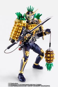 SHF 真骨雕 铠武系列武装变换配件包(菠萝武装与草莓武装)-资料图