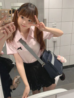 蝴蝶女中·衬衫-资料图