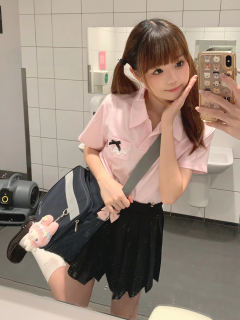 蝴蝶女中·衬衫-资料图