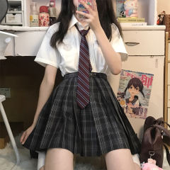 小奈中·衬衫-资料图