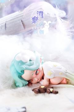 酣眠的抱枕-资料图