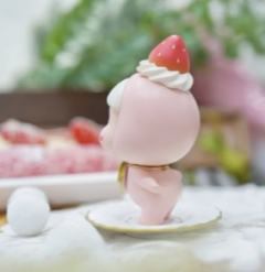 翘屁草莓-资料图