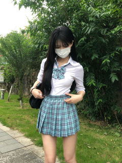 小代葱·格裙-资料图