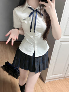小岛·衬衫-资料图