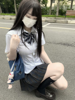 小岛·衬衫-资料图