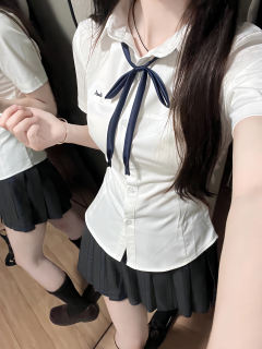 小岛·衬衫-资料图