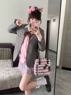 浅浅·格裙-资料图