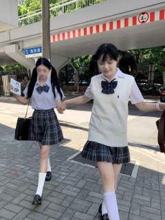 水间石·格裙-资料图