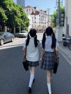 水间石·格裙-资料图