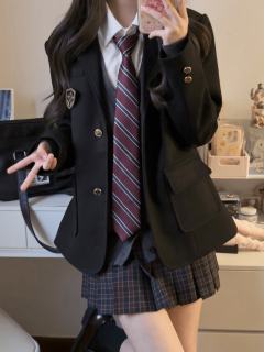 御奈女子·西服-资料图
