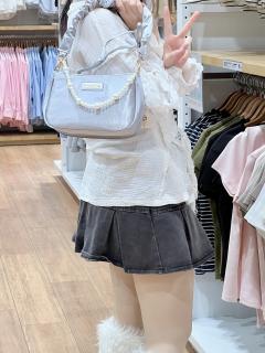缎面腋下痛-资料图