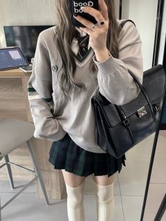 忍冬·格裙-资料图
