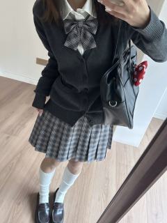 桃池中·格裙-资料图