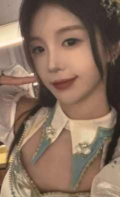 梁乔 TOP48汇报单自拍小卡ver.B