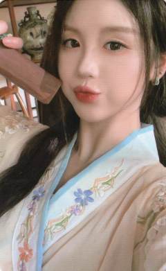 梁乔 TOP48汇报单自拍小卡ver.A