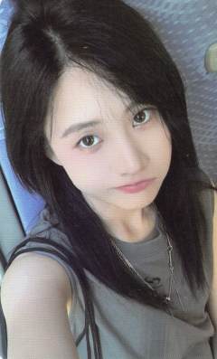 曾艾佳 TOP16私服小卡