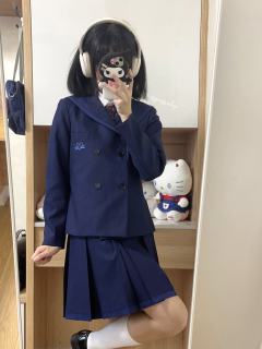 青嘢高校·西服套装-资料图