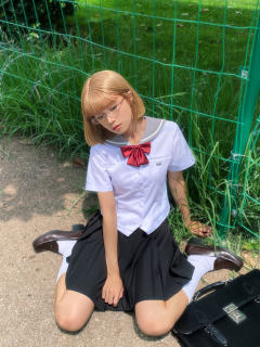 小灰领·夏服-资料图