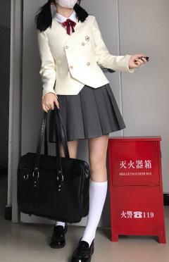 双排扣收腰·西服-资料图