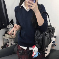 黑白·毛衣-资料图